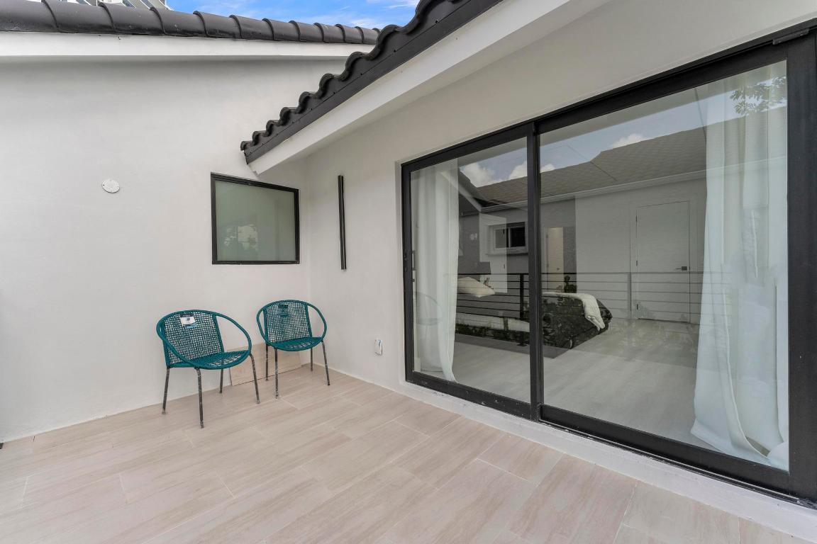 2724 N Ocean Fort Lauderdale, FL 33308