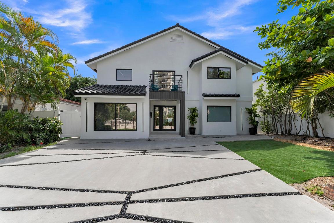 2724 N Ocean Fort Lauderdale, FL 33308