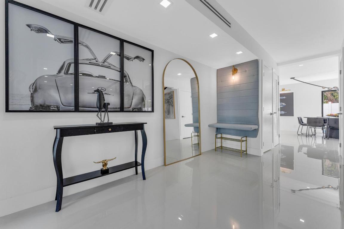 2724 N Ocean Fort Lauderdale, FL 33308