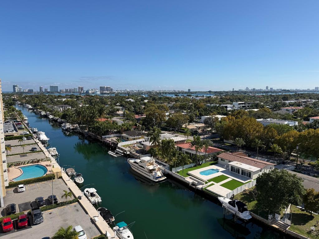 2000 NE 135th #Ph North Miami, FL 33181