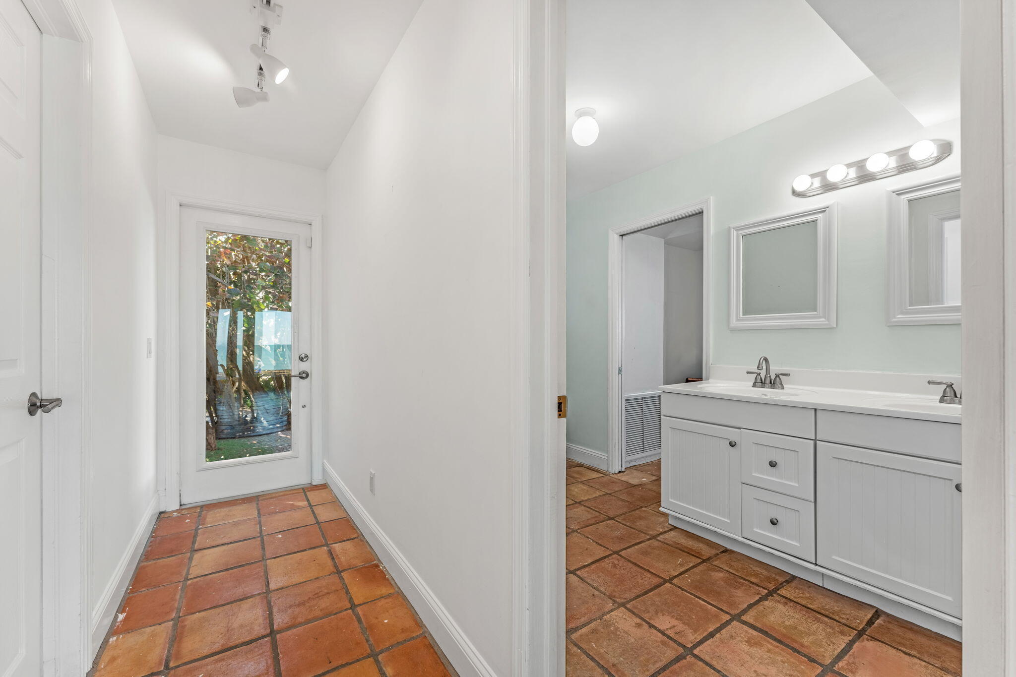 9556 Doubloon Vero Beach, FL 32963