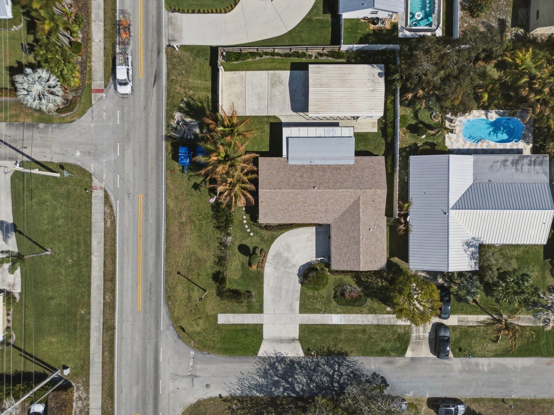 102 Chapel Tequesta, FL 33469