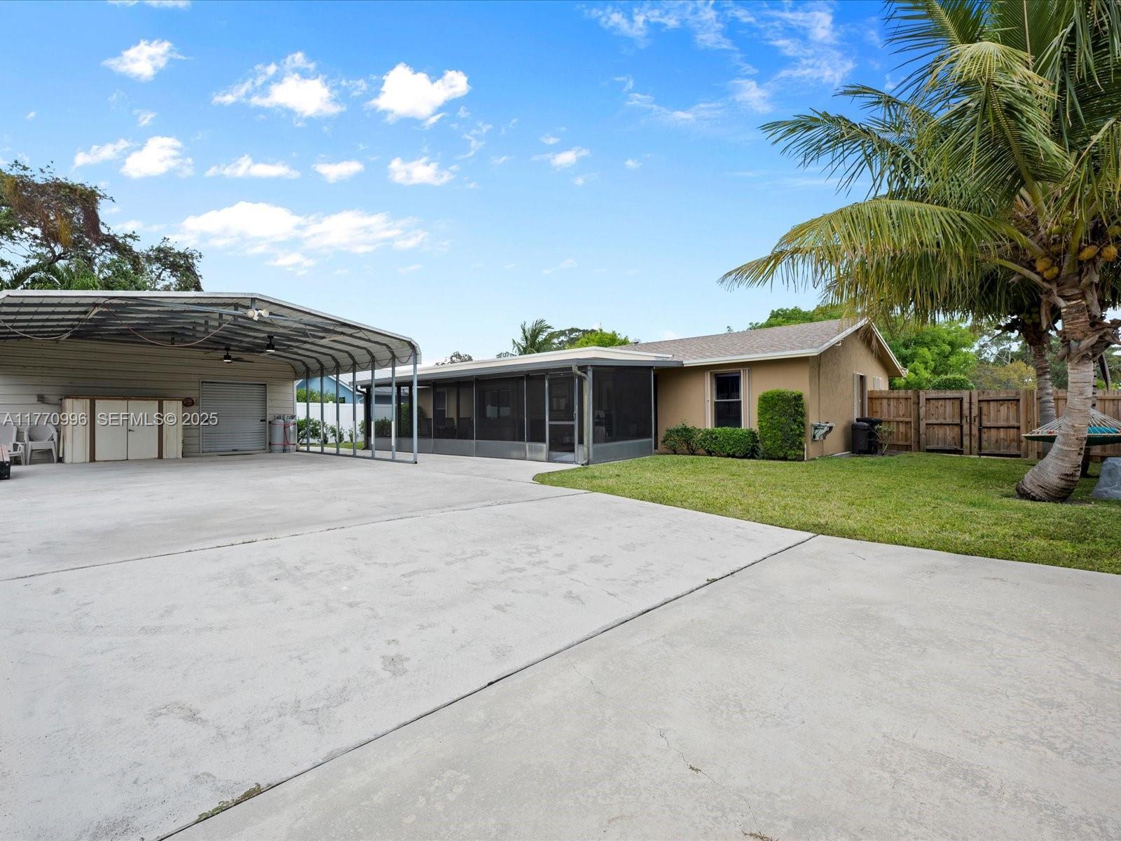 102 Chapel Tequesta, FL 33469