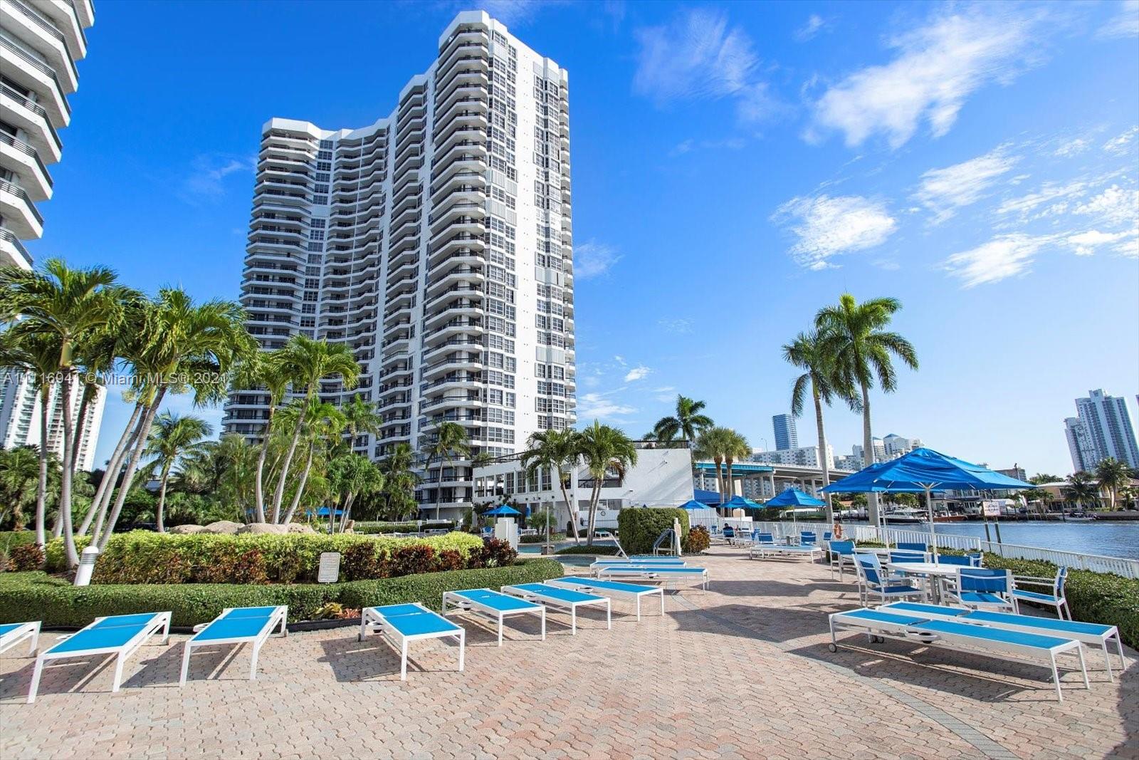 image MYSTIC POINTE44