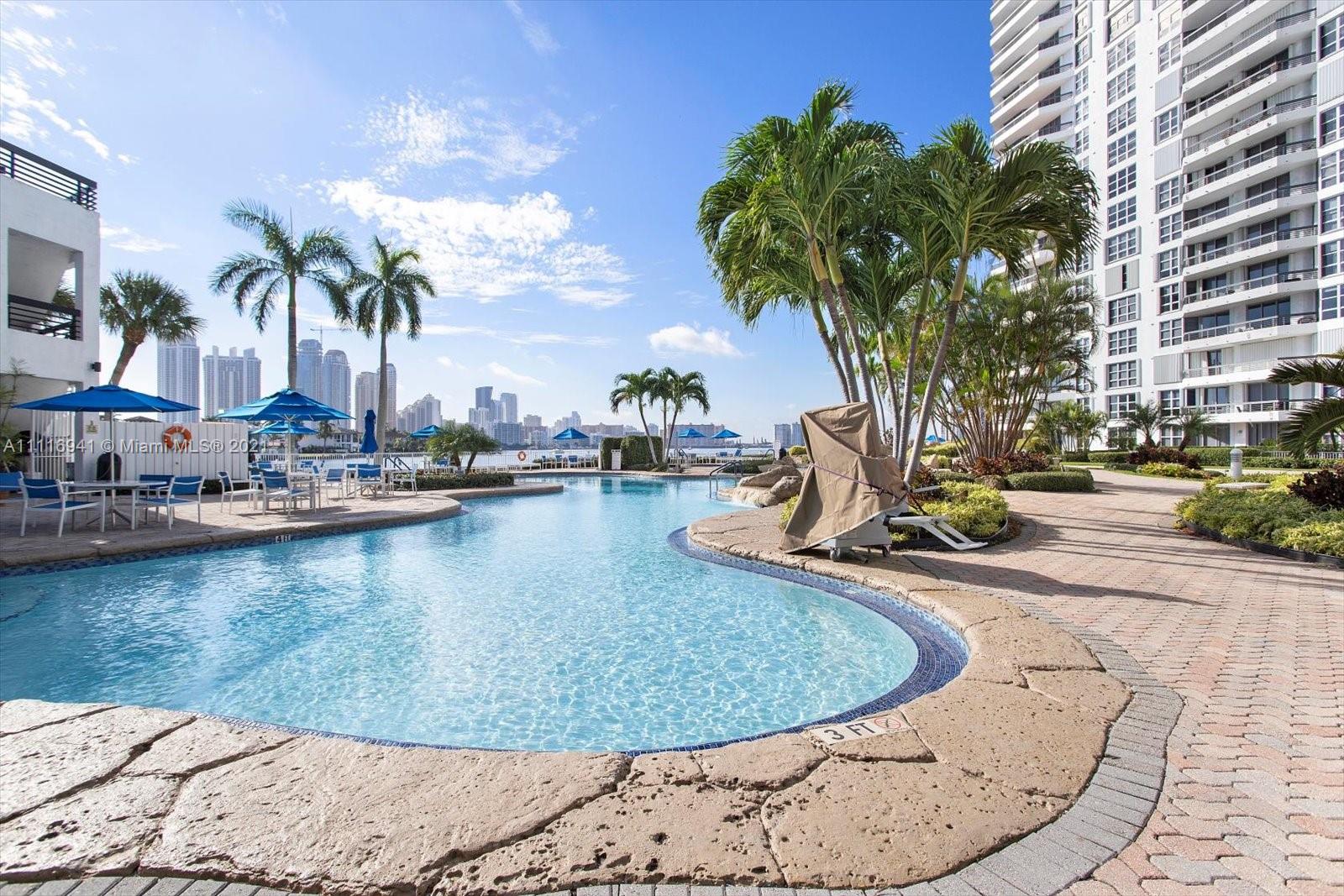 image MYSTIC POINTE45