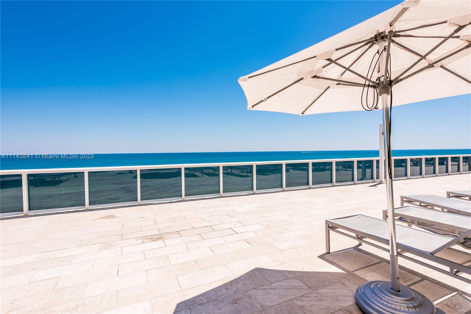 image Beach Club 15