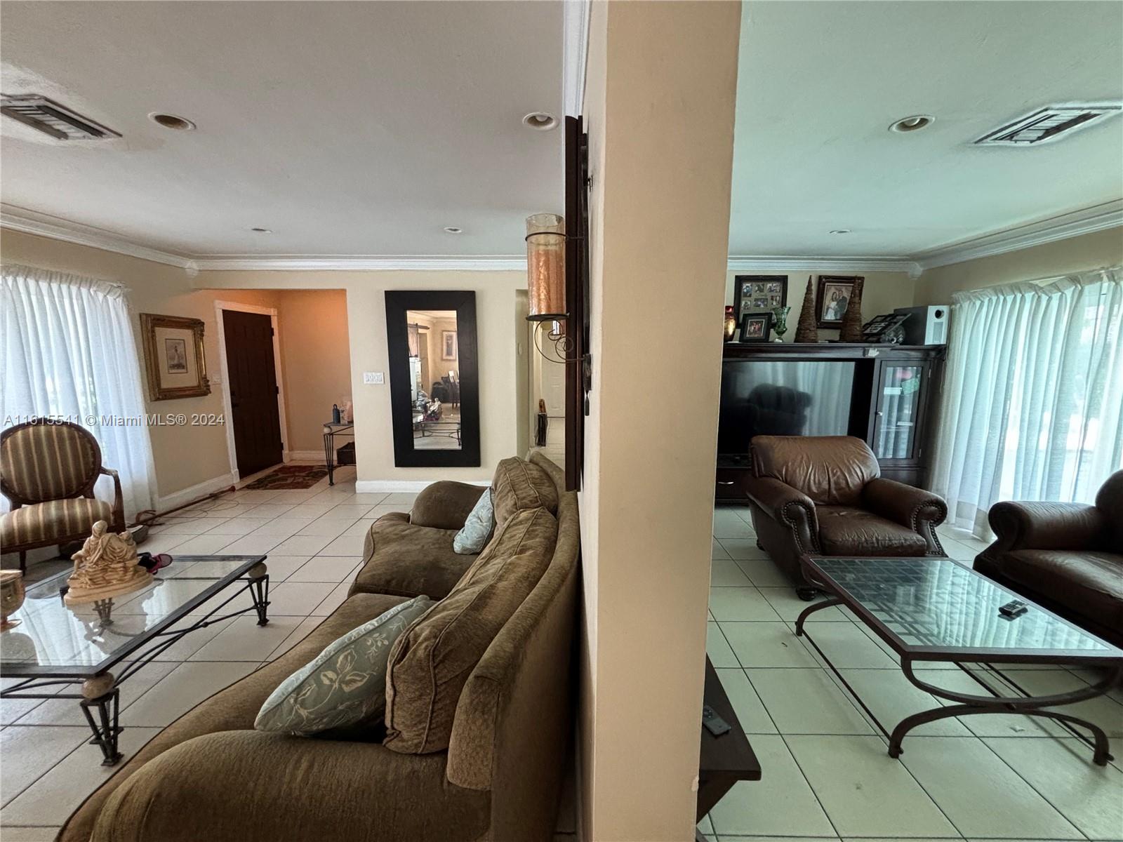 6440 Miller Dr South Miami, FL 33155