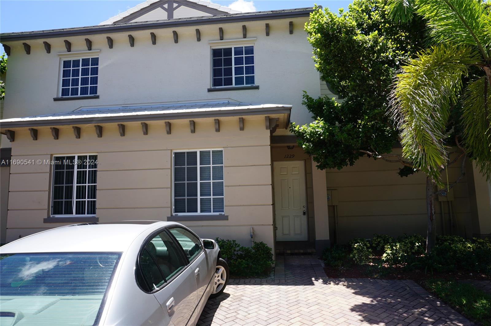 1229 Abaco Ln #-