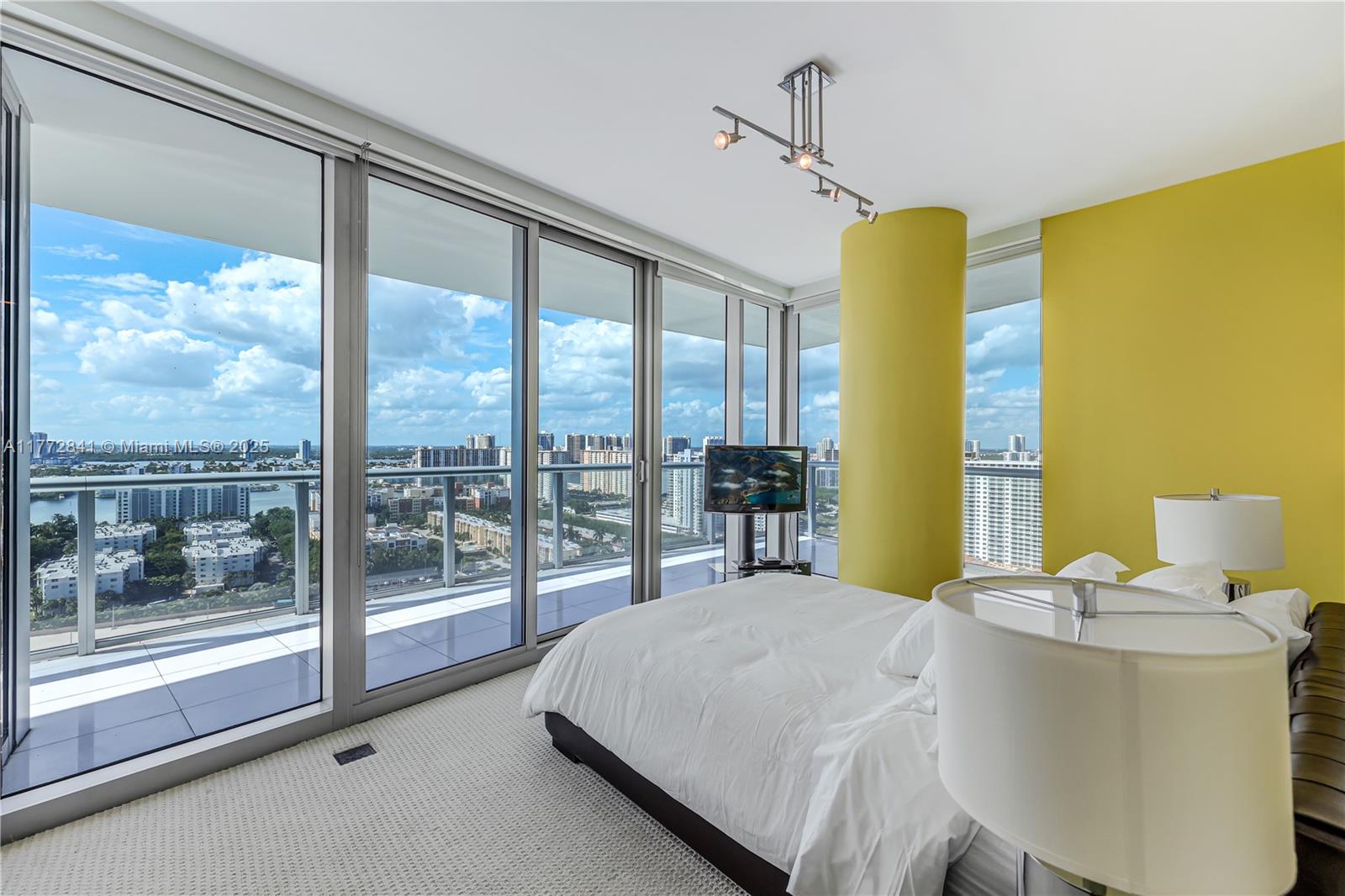 17001 Collins Ave #2508 Sunny Isles Beach, FL 33160