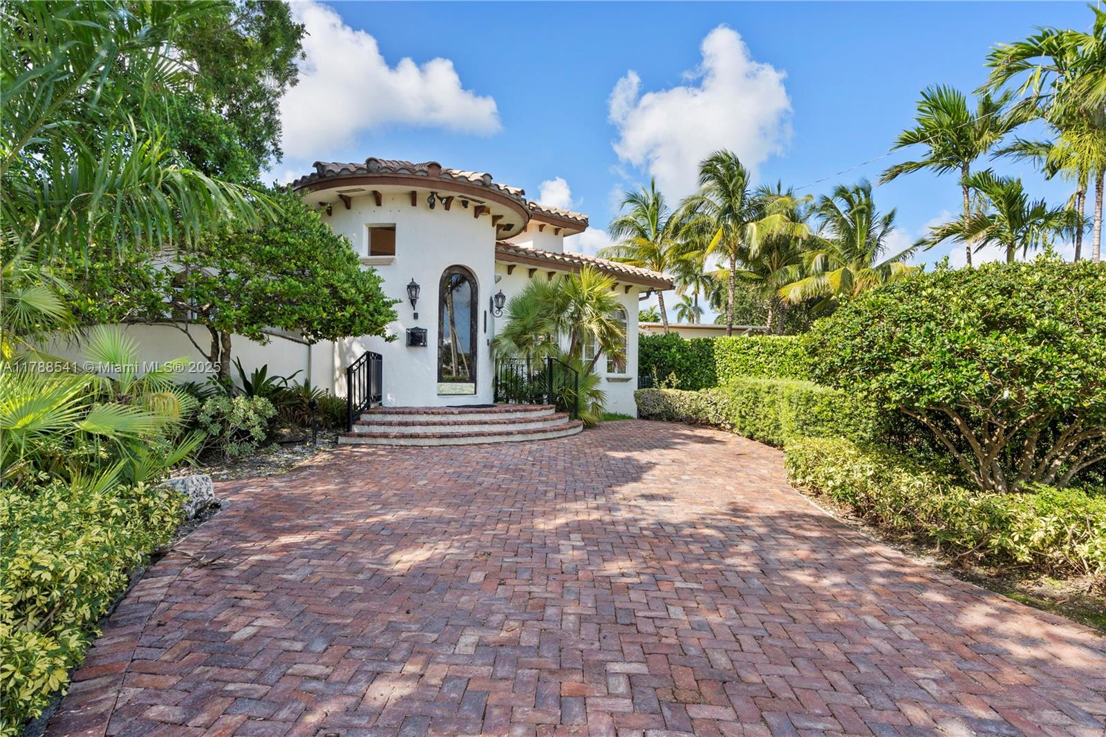 1223 Jackson St Hollywood, FL 33019