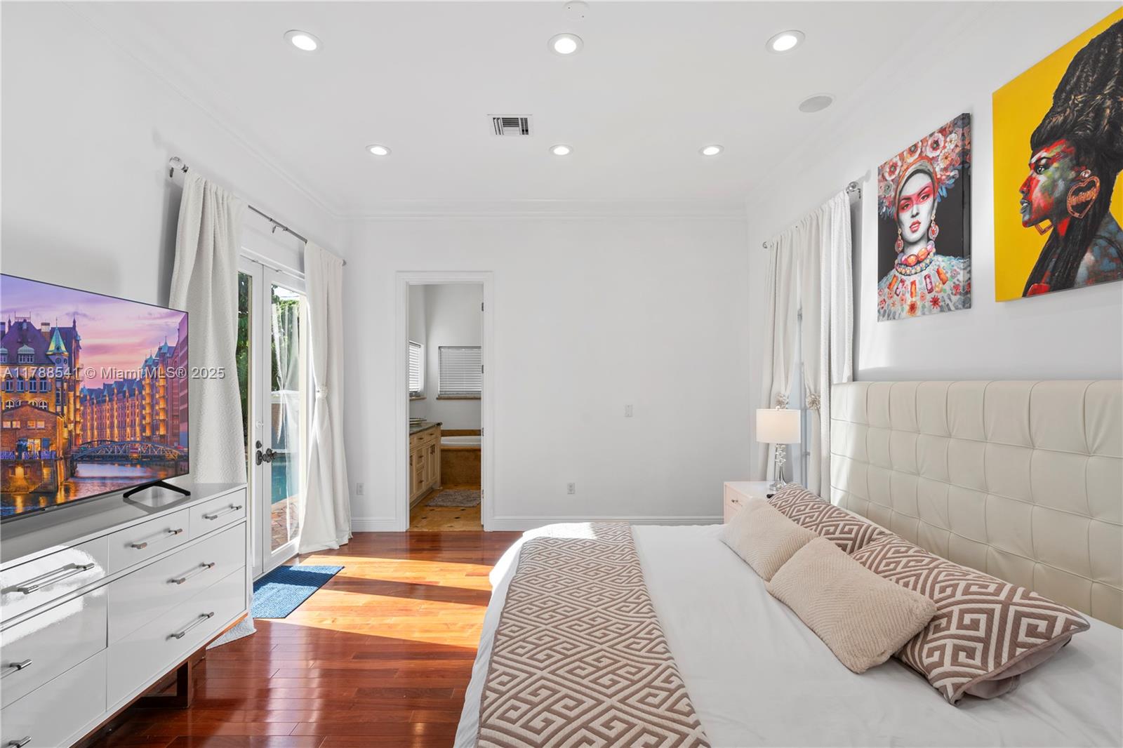 1223 Jackson St Hollywood, FL 33019