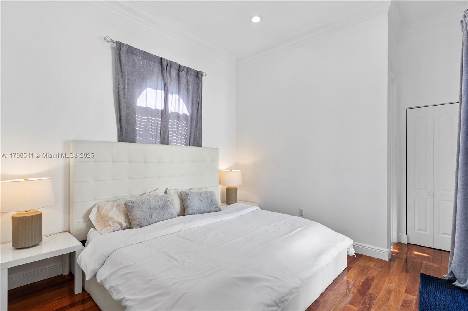 1223 Jackson St Hollywood, FL 33019