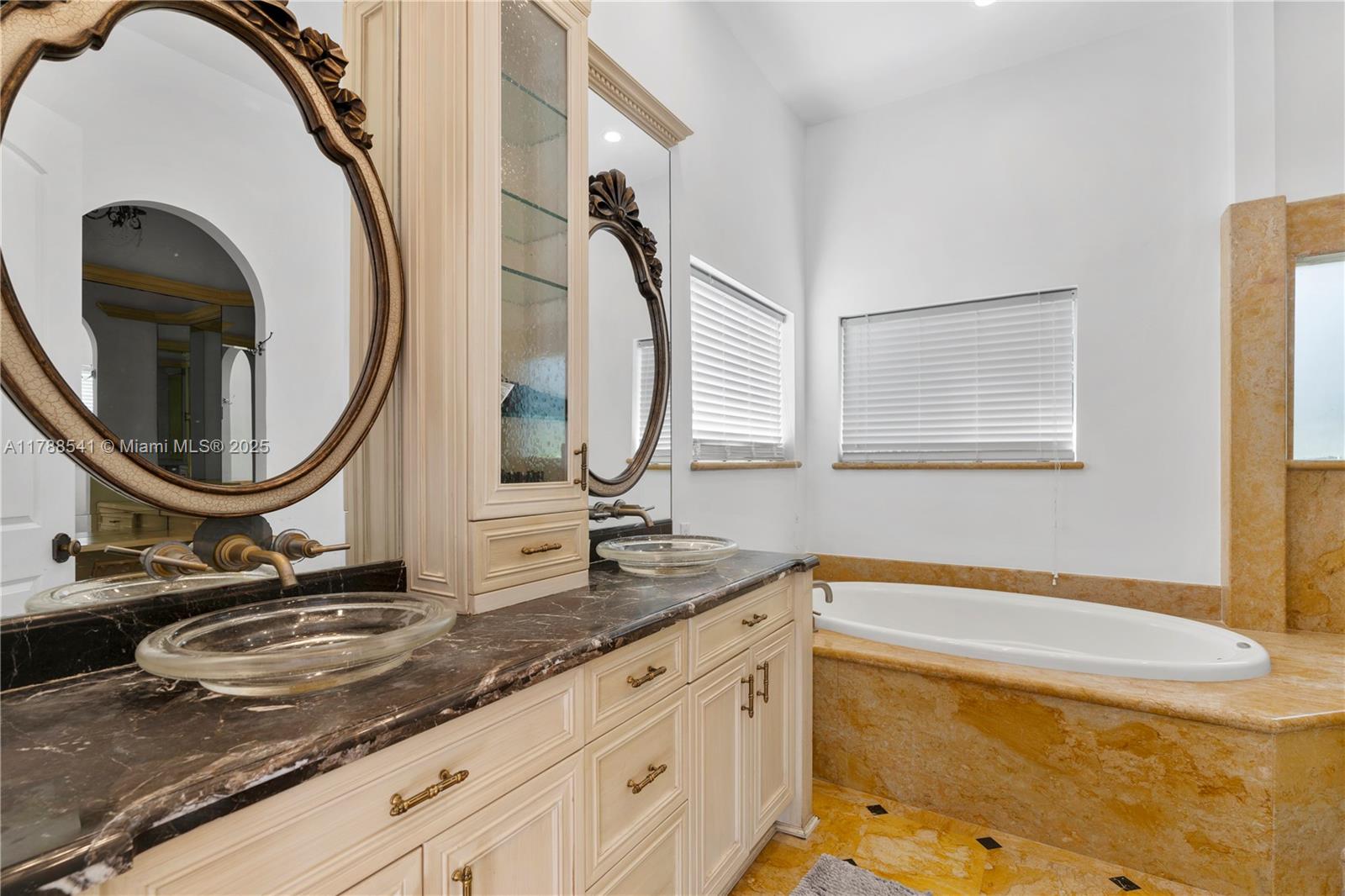 1223 Jackson St Hollywood, FL 33019