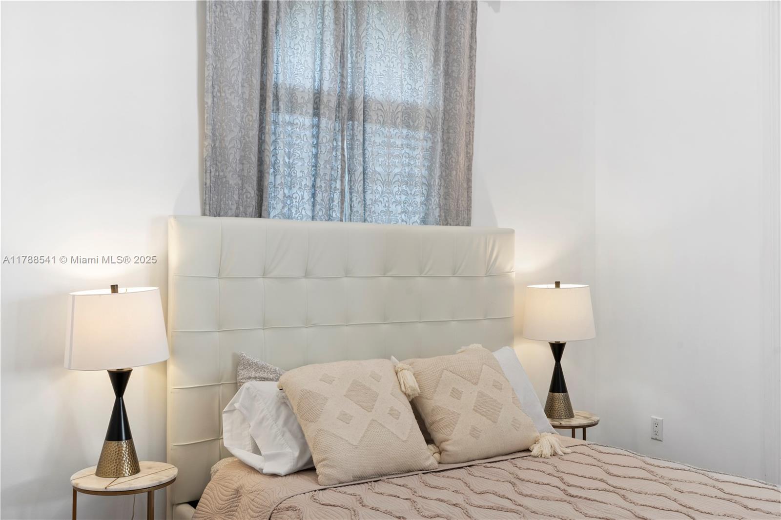 1223 Jackson St Hollywood, FL 33019