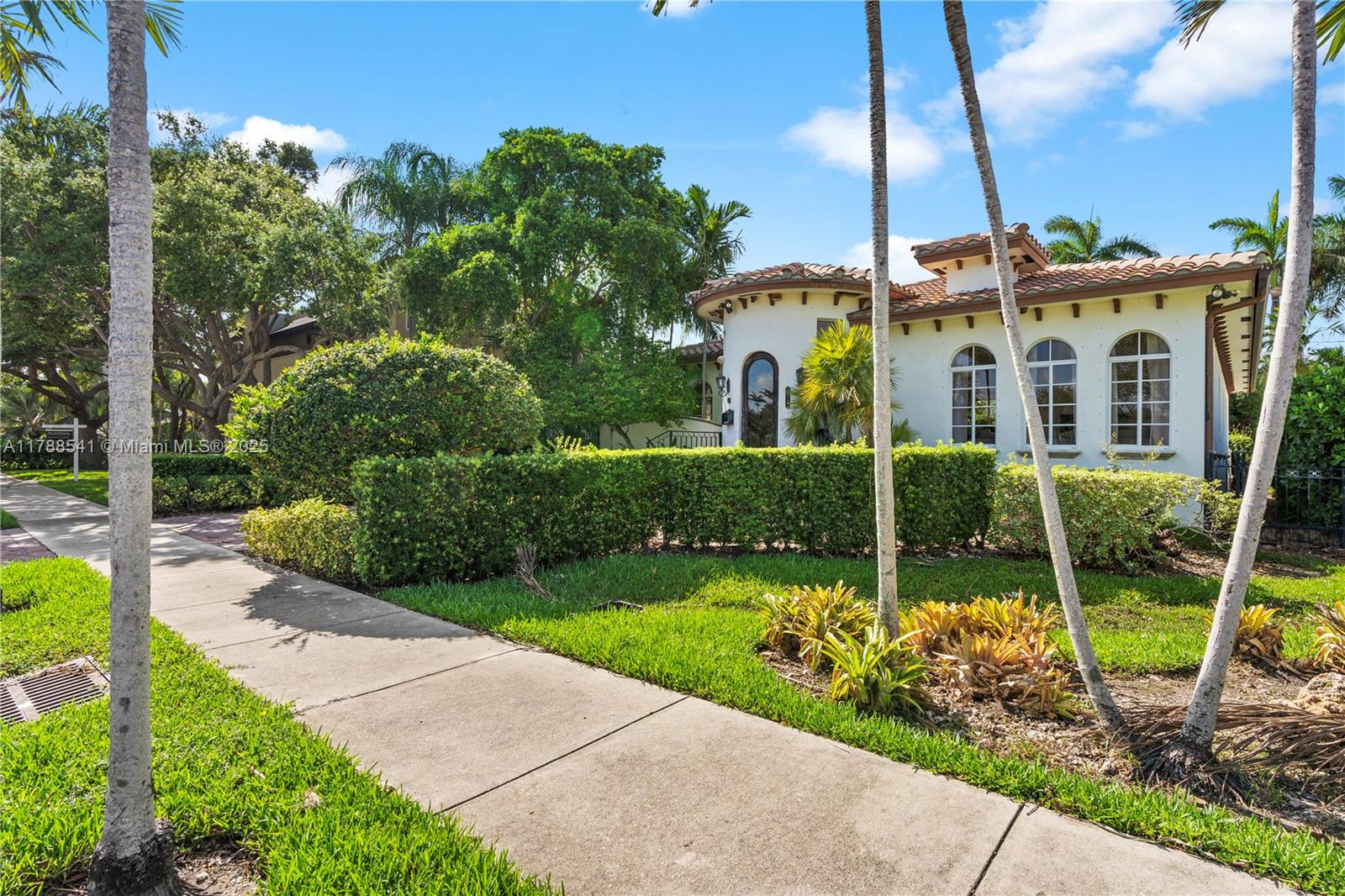 1223 Jackson St Hollywood, FL 33019