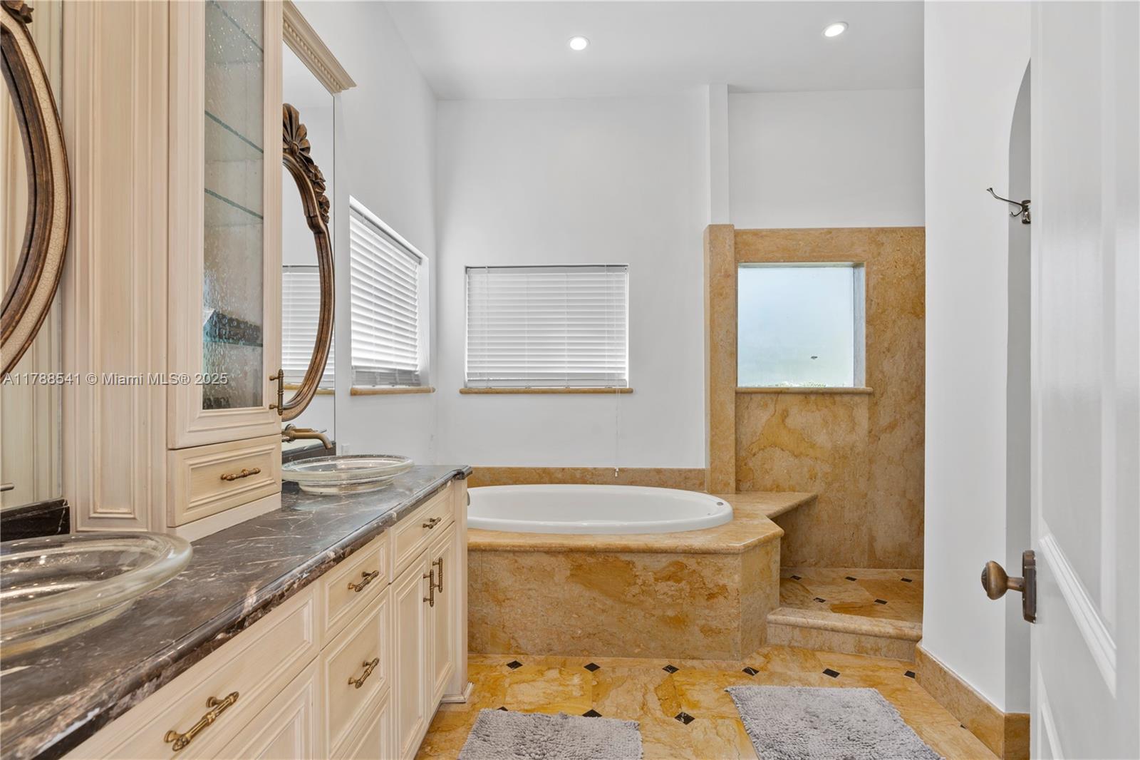 1223 Jackson St Hollywood, FL 33019