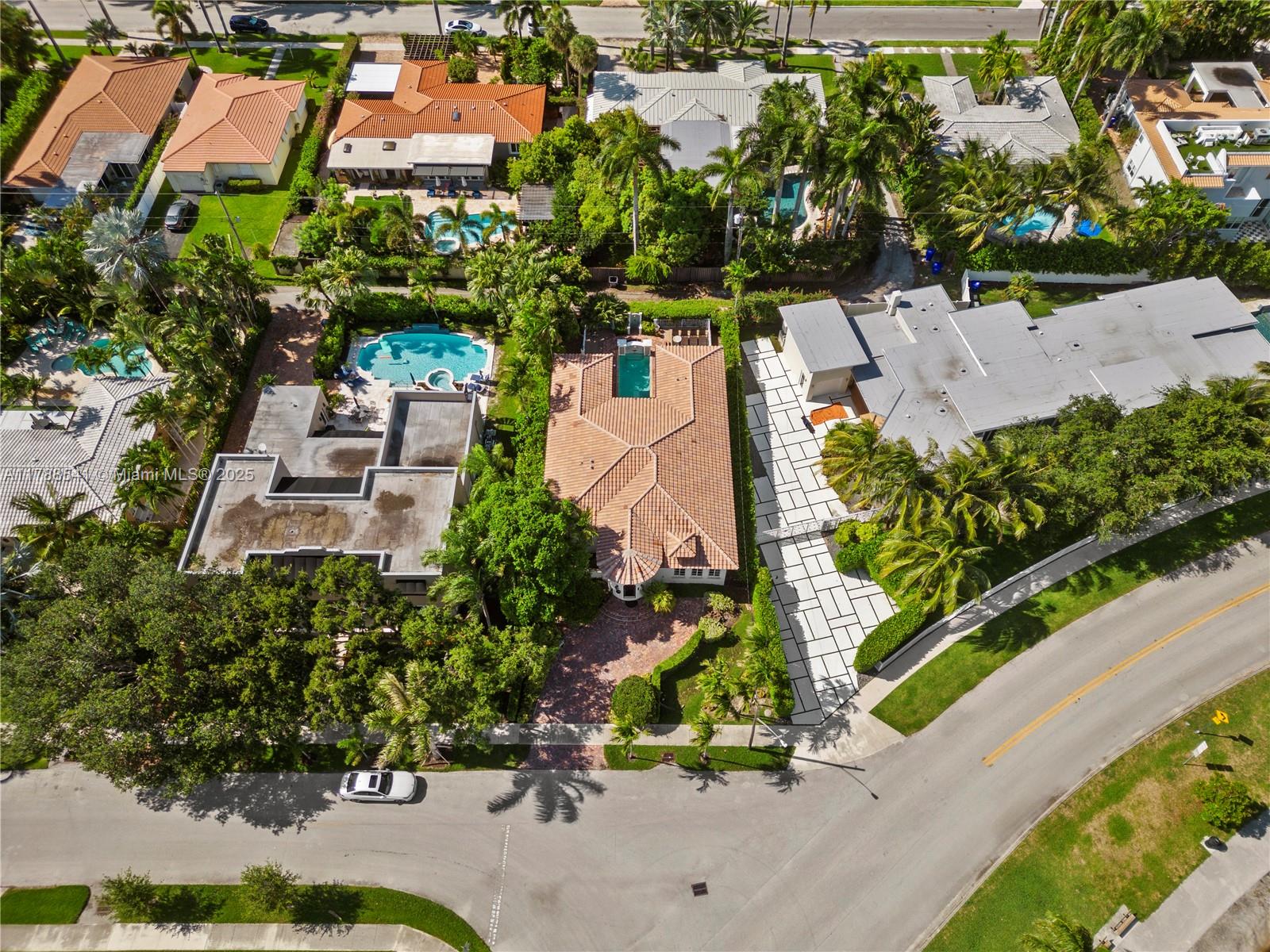 1223 Jackson St Hollywood, FL 33019