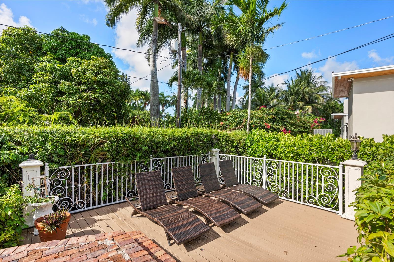 1223 Jackson St Hollywood, FL 33019