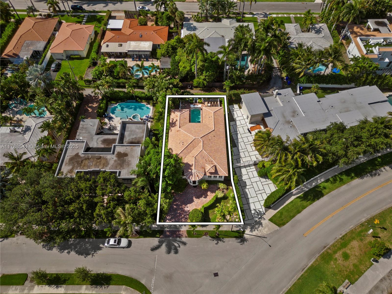 1223 Jackson St Hollywood, FL 33019