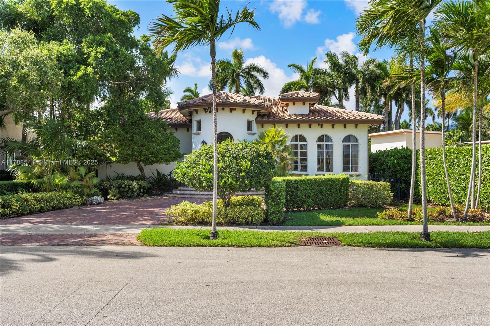 1223 Jackson St Hollywood, FL 33019