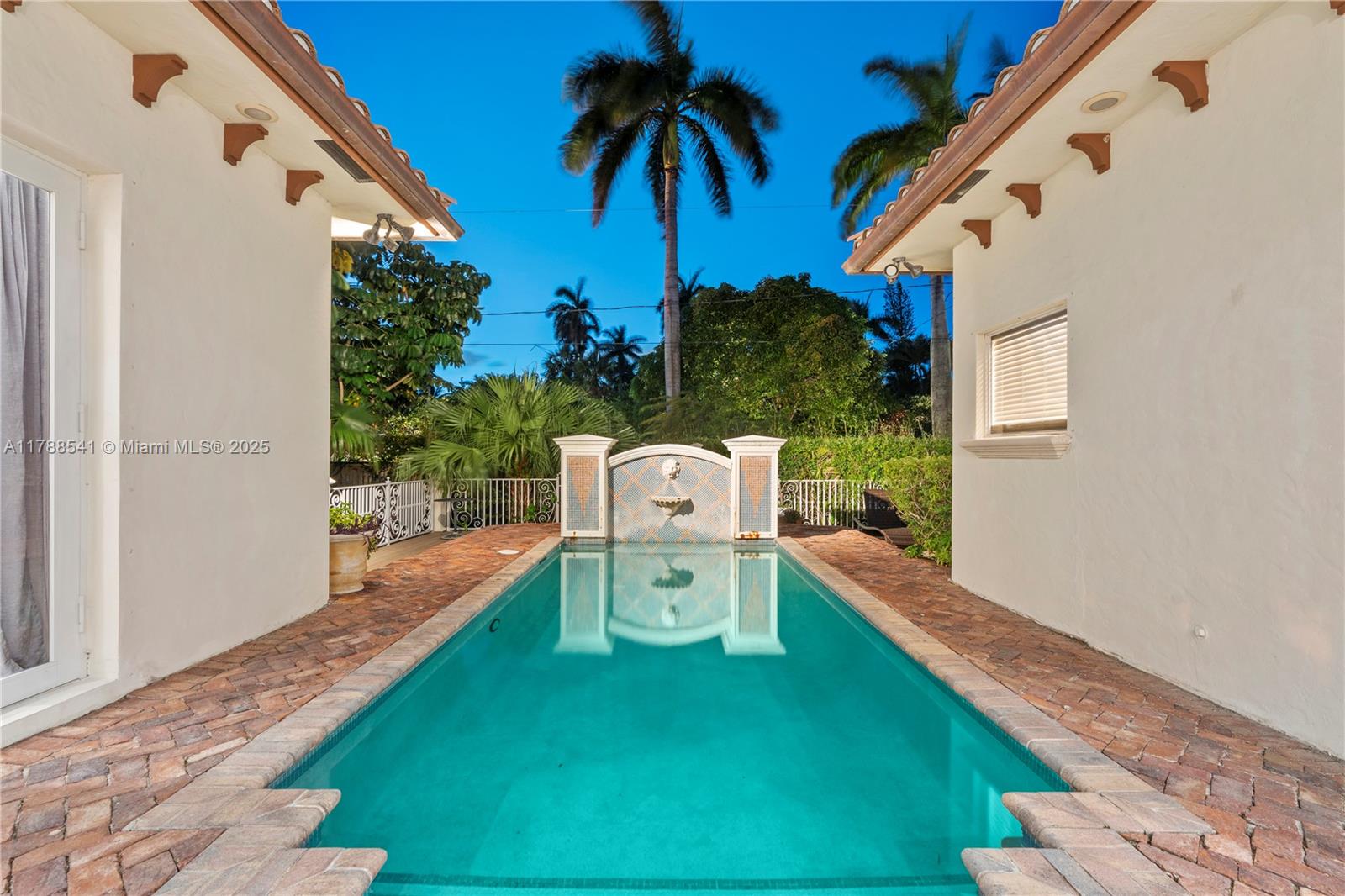 1223 Jackson St Hollywood, FL 33019