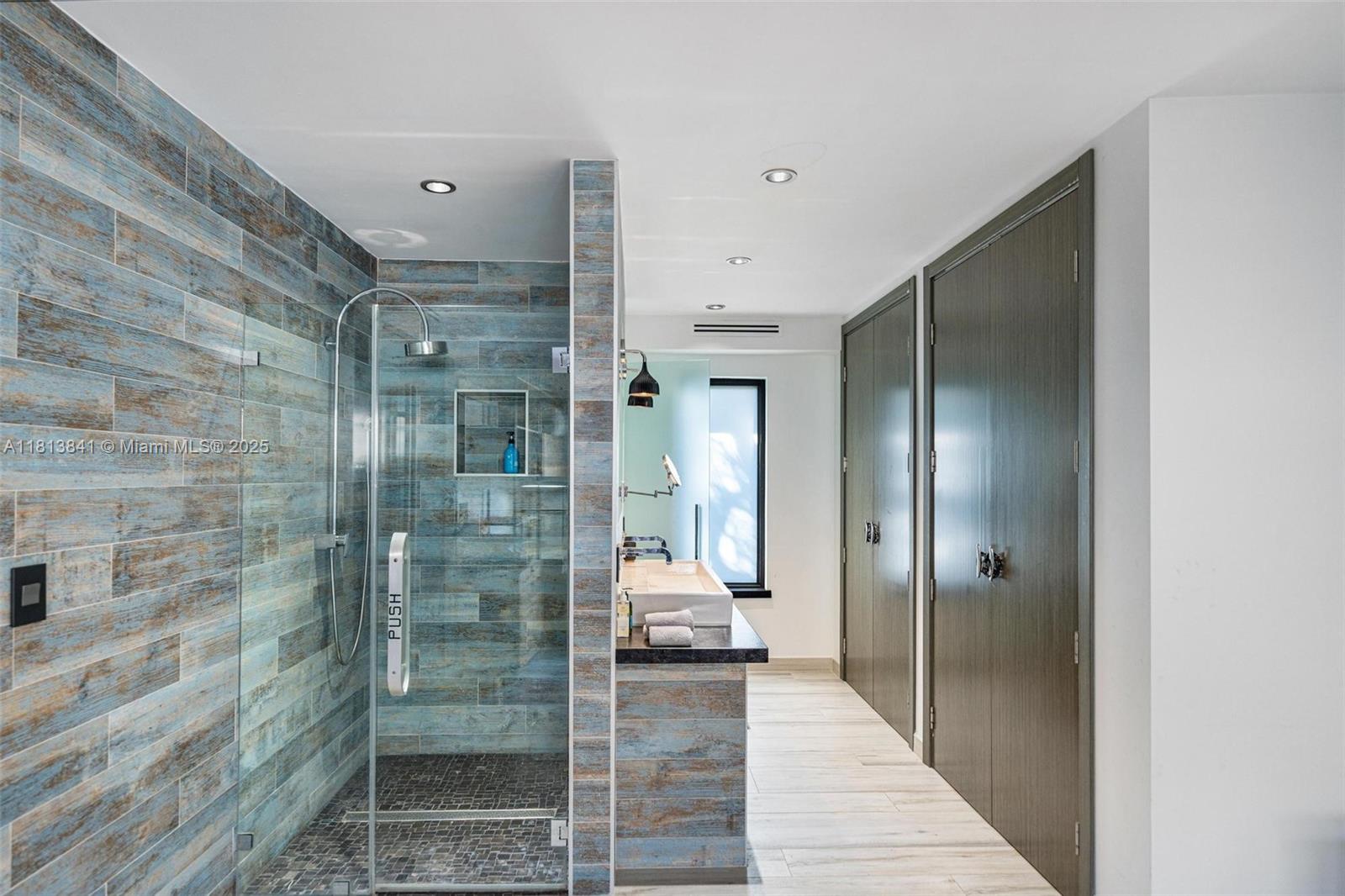 833 86th St Miami Beach, FL 33141