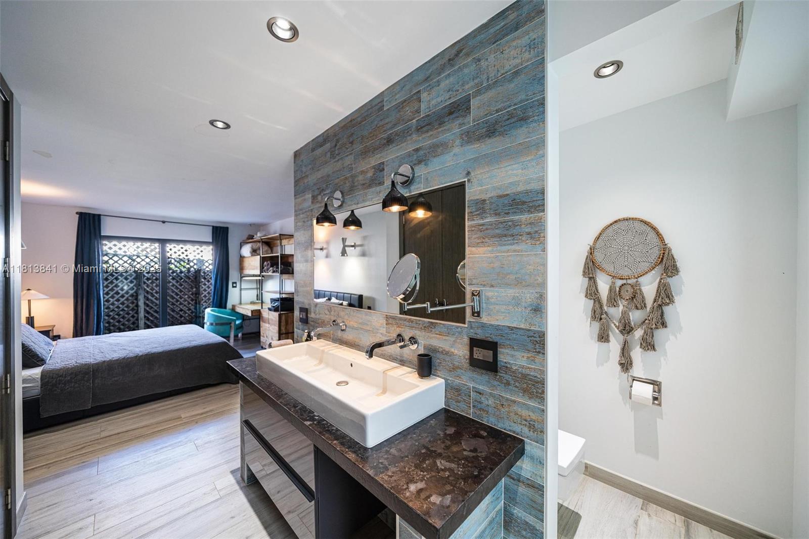 833 86th St Miami Beach, FL 33141