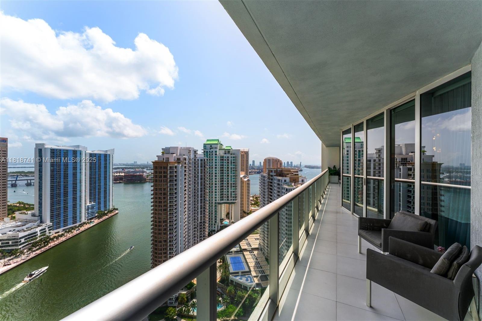image Icon Brickell Ii17