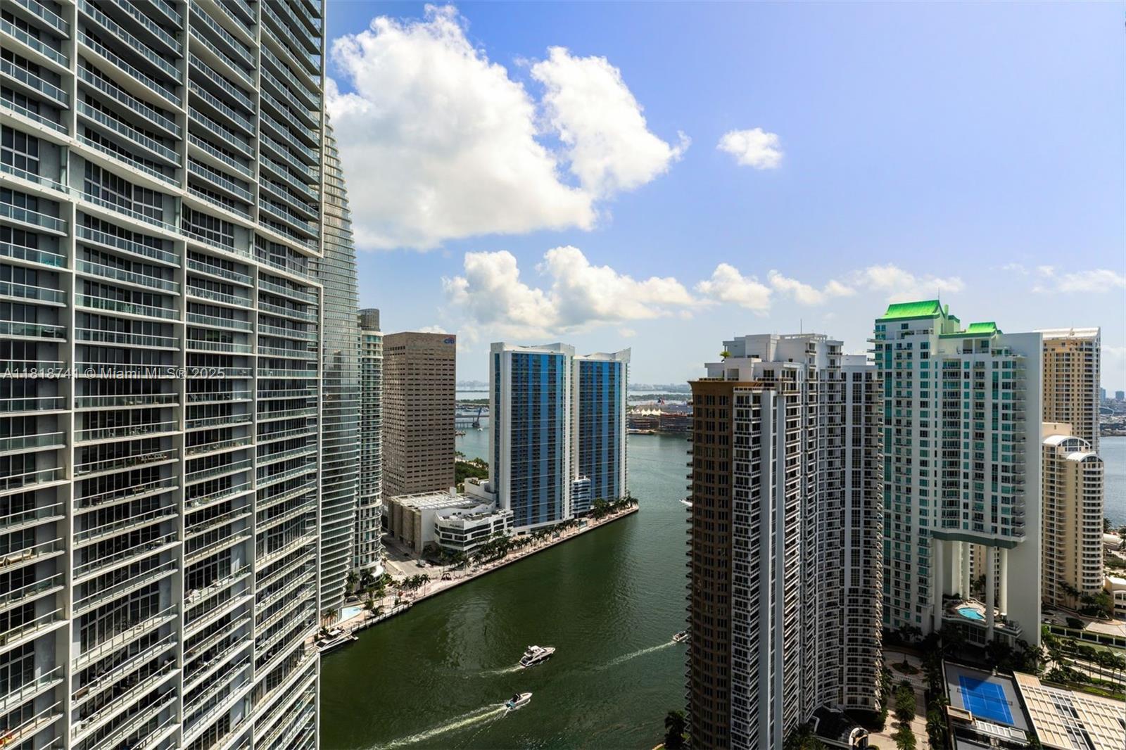 image Icon Brickell Ii21