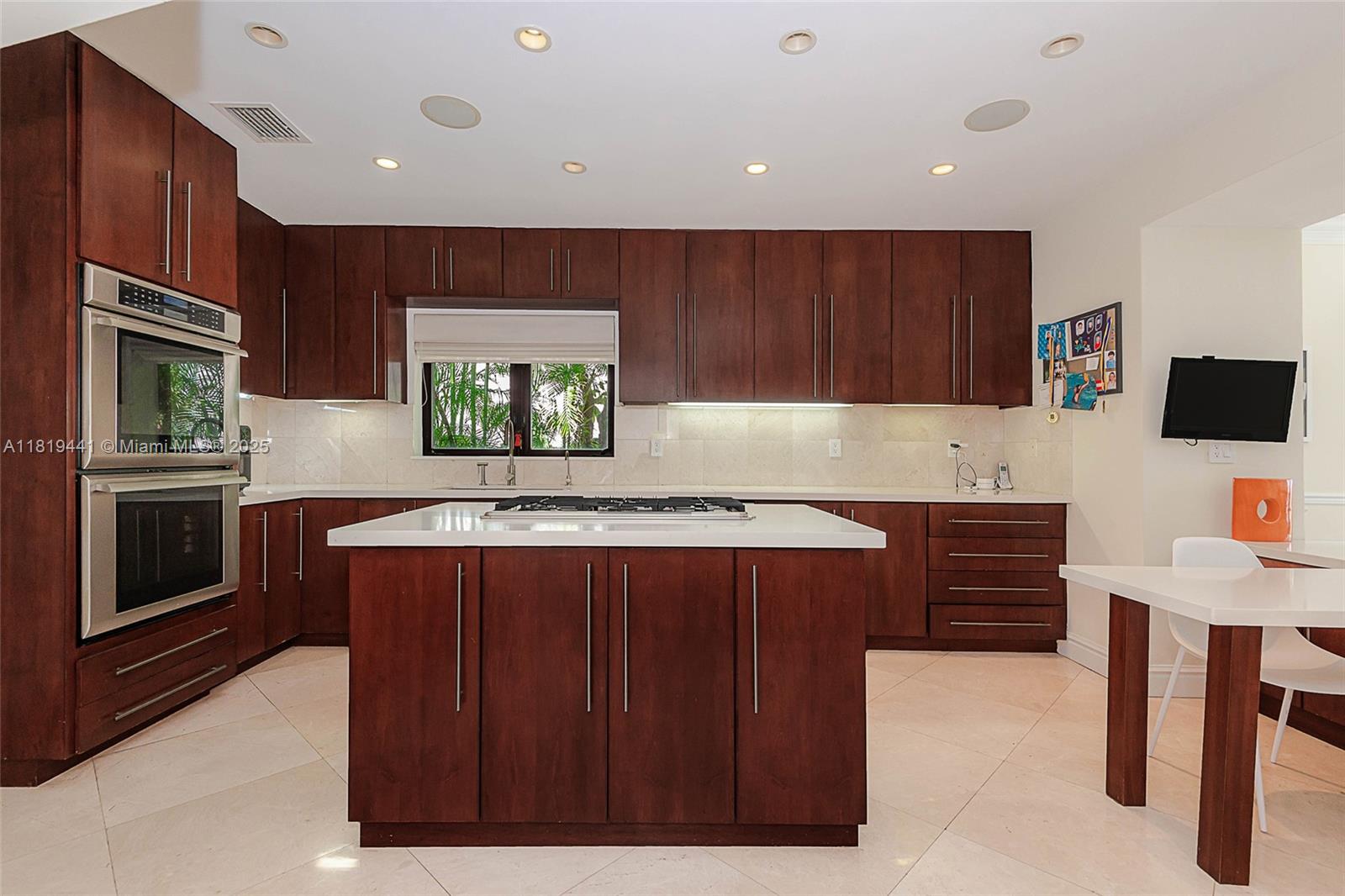 6535 Allison Rd Miami Beach, FL 33141 6535 Allison Rd Miami Beach, FL 33141