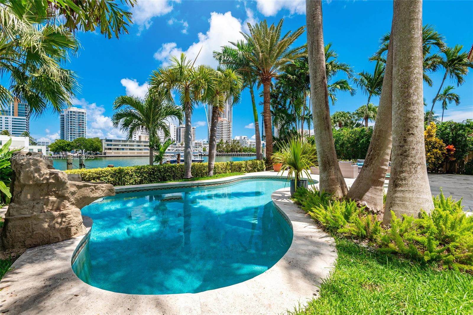 6535 Allison Rd Miami Beach, FL 33141 6535 Allison Rd Miami Beach, FL 33141