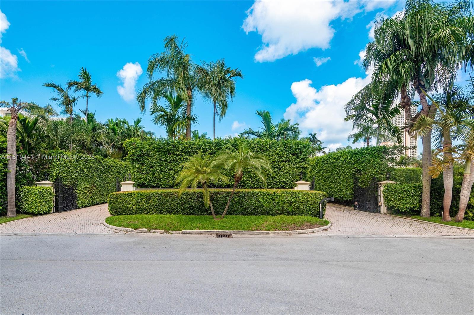 6535 Allison Rd Miami Beach, FL 33141 6535 Allison Rd Miami Beach, FL 33141