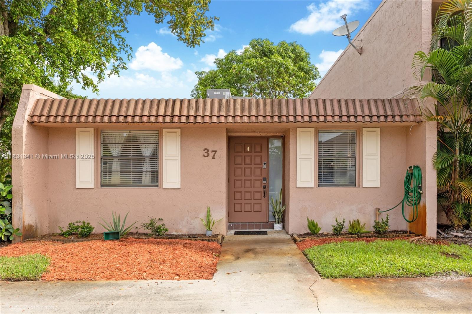 37 Seville Cir #1-50
