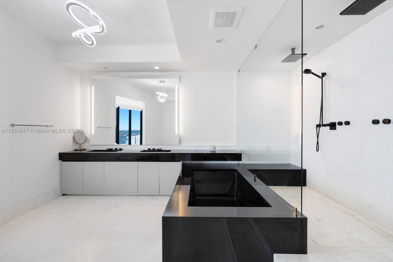 image Porsche Design Tower25