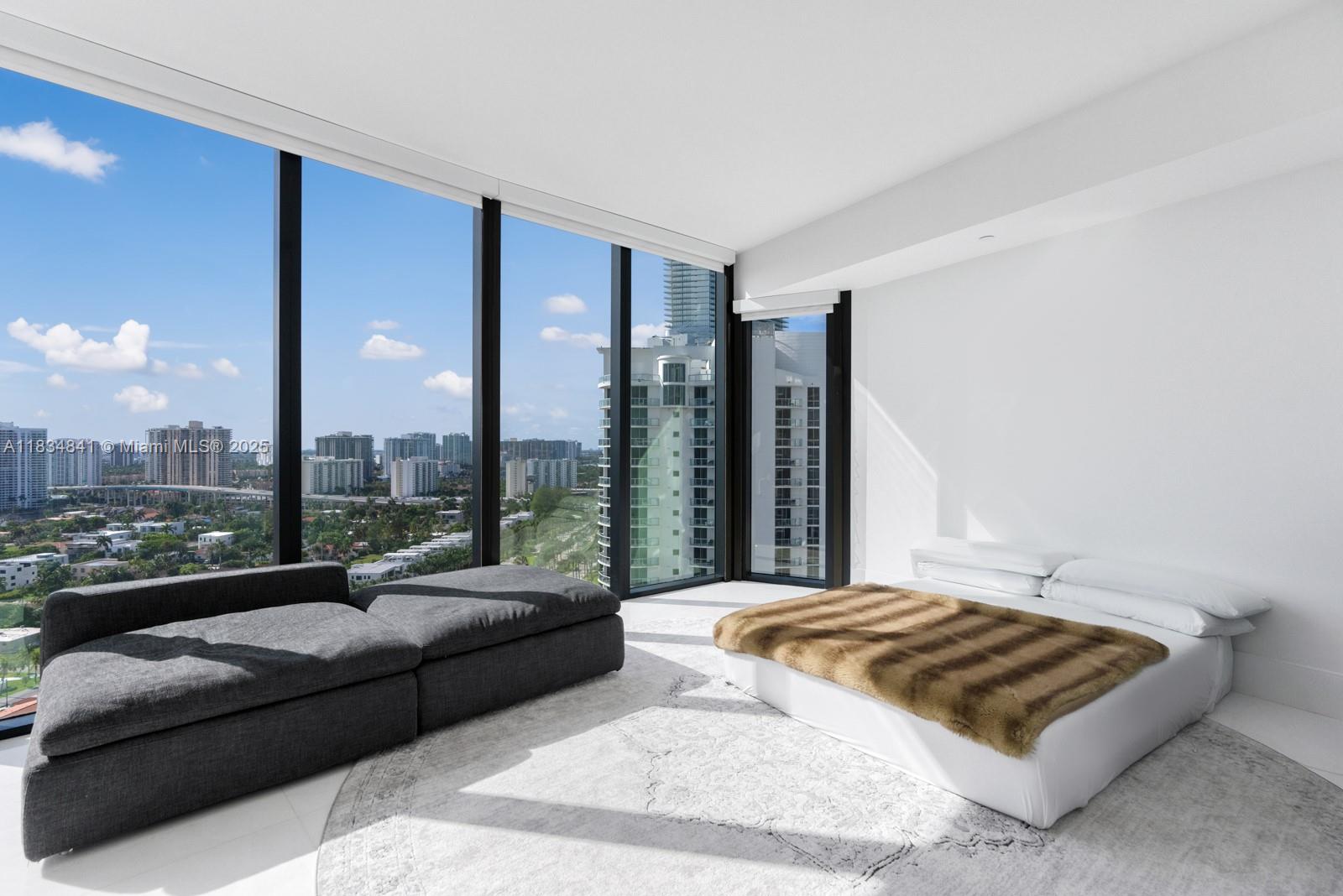 image Porsche Design Tower30