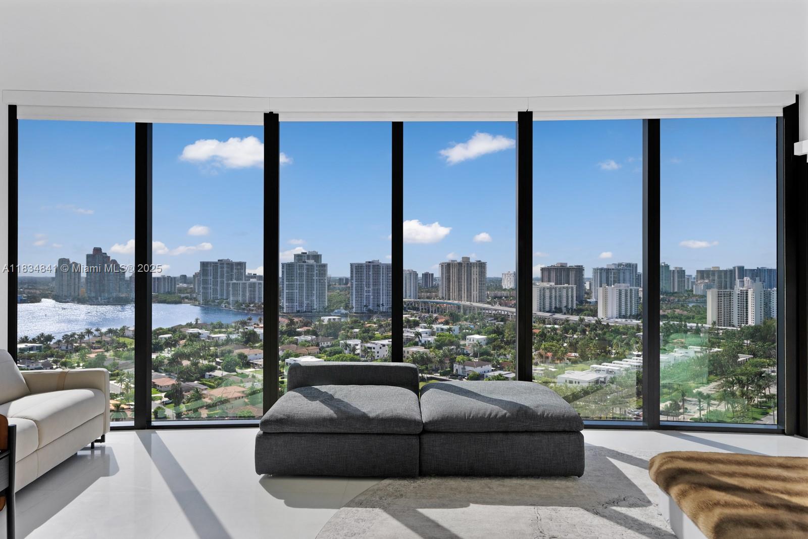image Porsche Design Tower31