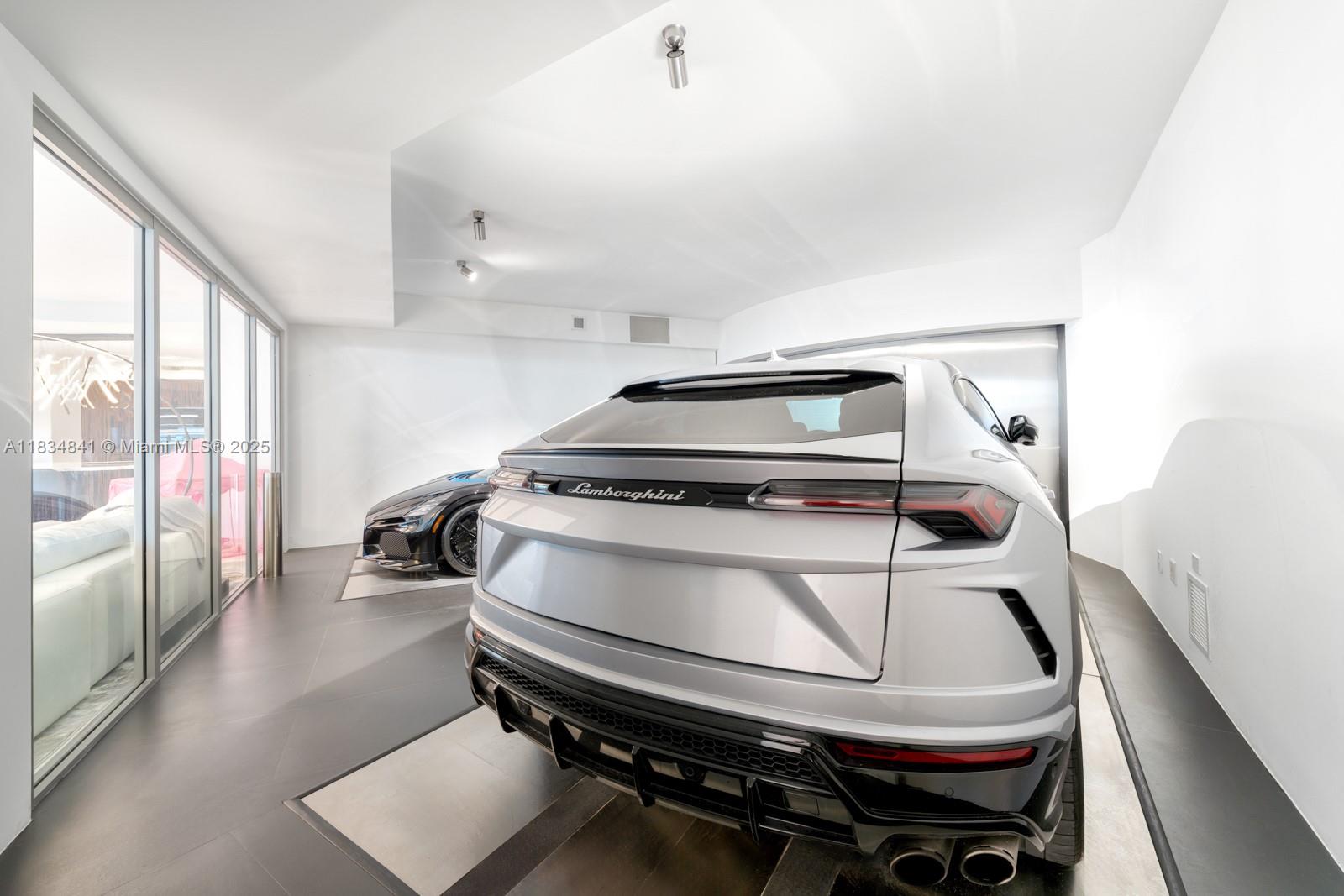 image Porsche Design Tower3