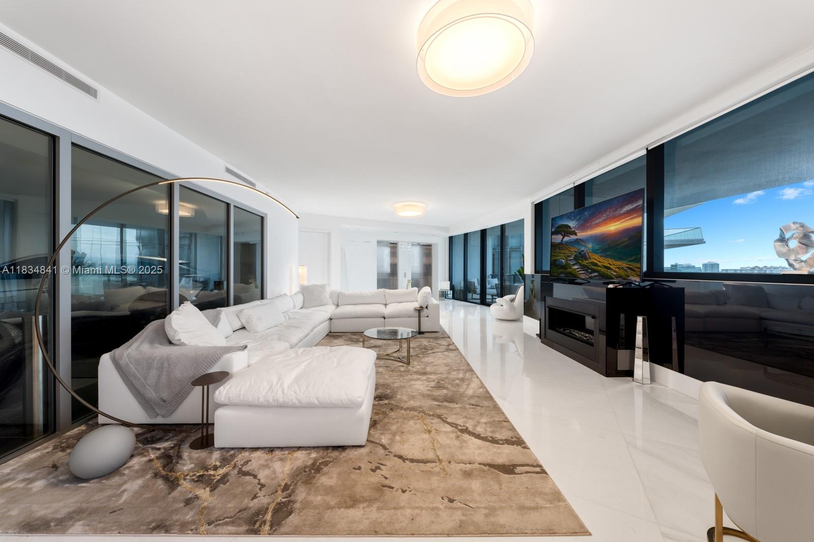 image Porsche Design Tower4