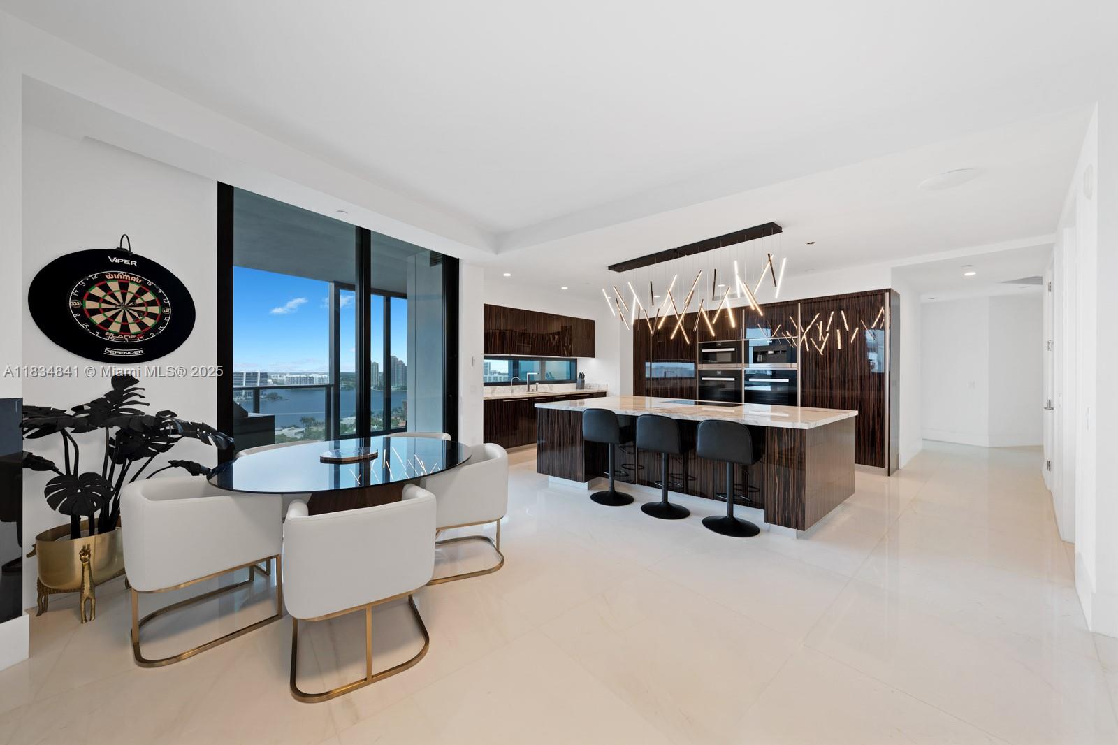 image Porsche Design Tower6