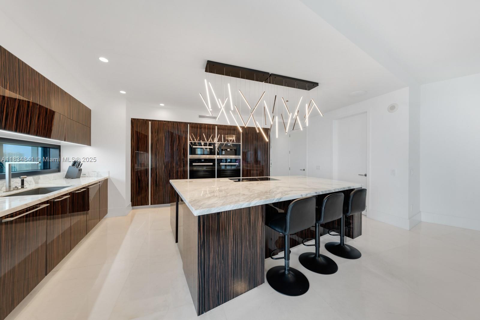 image Porsche Design Tower8