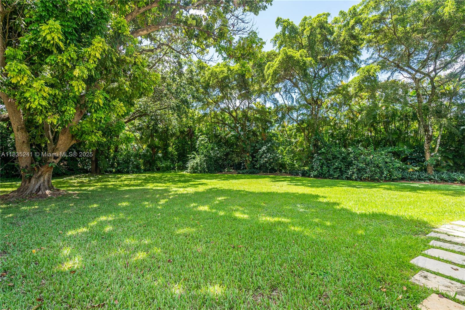 10821 SW 92nd Ave Miami, FL 33176