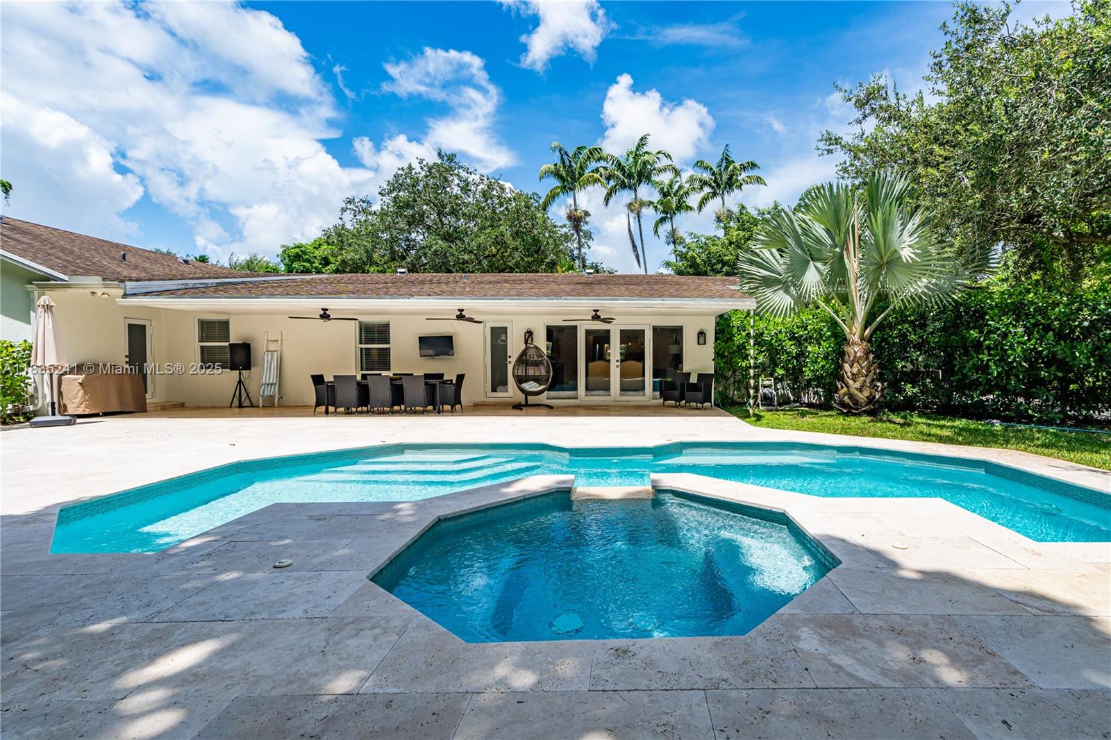 10821 SW 92nd Ave Miami, FL 33176