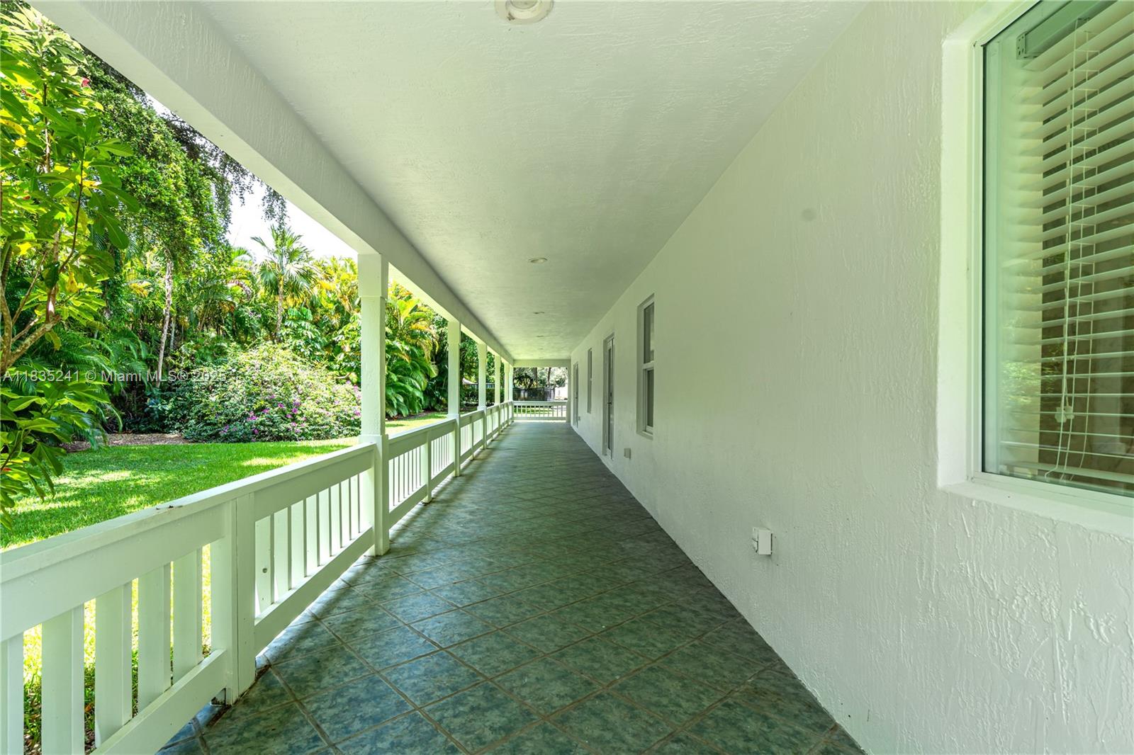 10821 SW 92nd Ave Miami, FL 33176