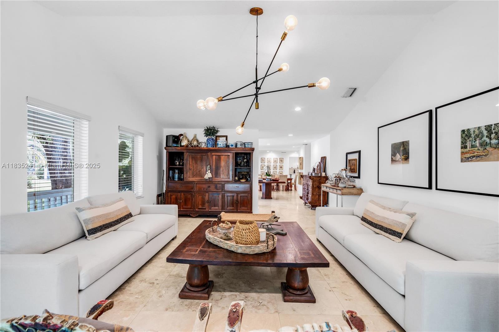 10821 SW 92nd Ave Miami, FL 33176