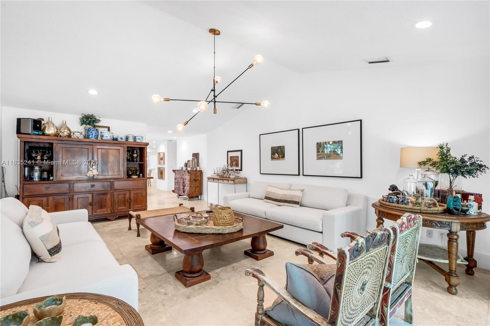 10821 SW 92nd Ave Miami, FL 33176