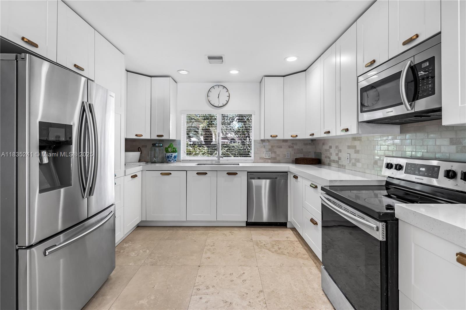 10821 SW 92nd Ave Miami, FL 33176