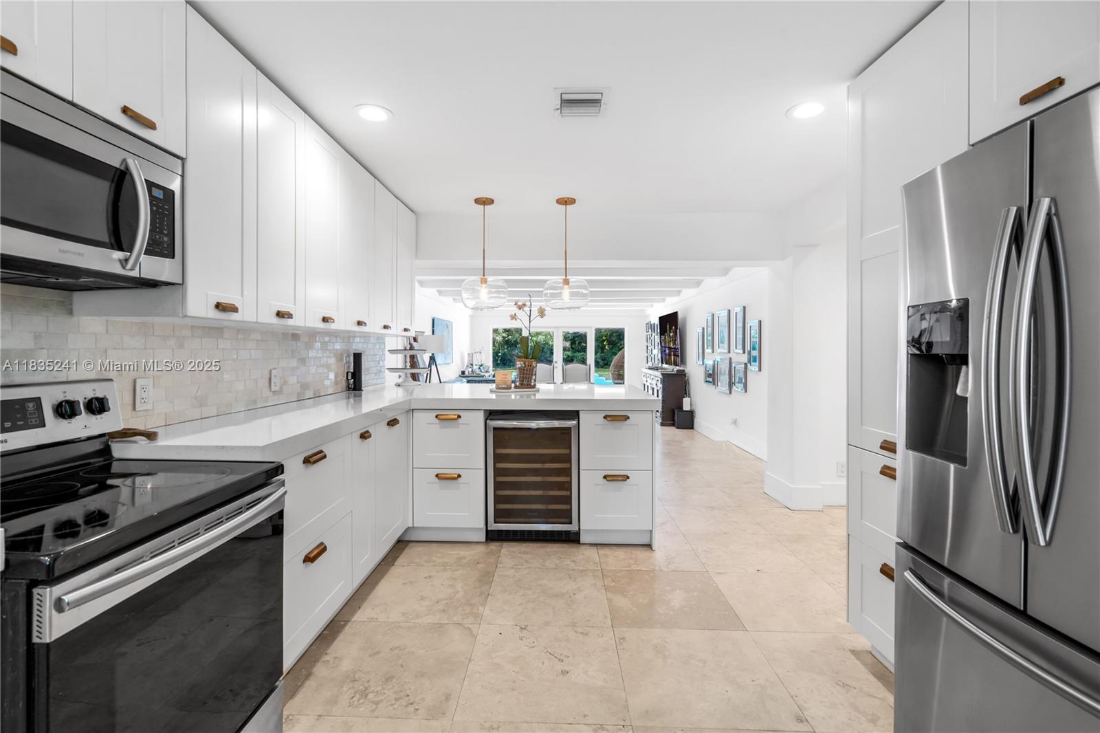 10821 SW 92nd Ave Miami, FL 33176