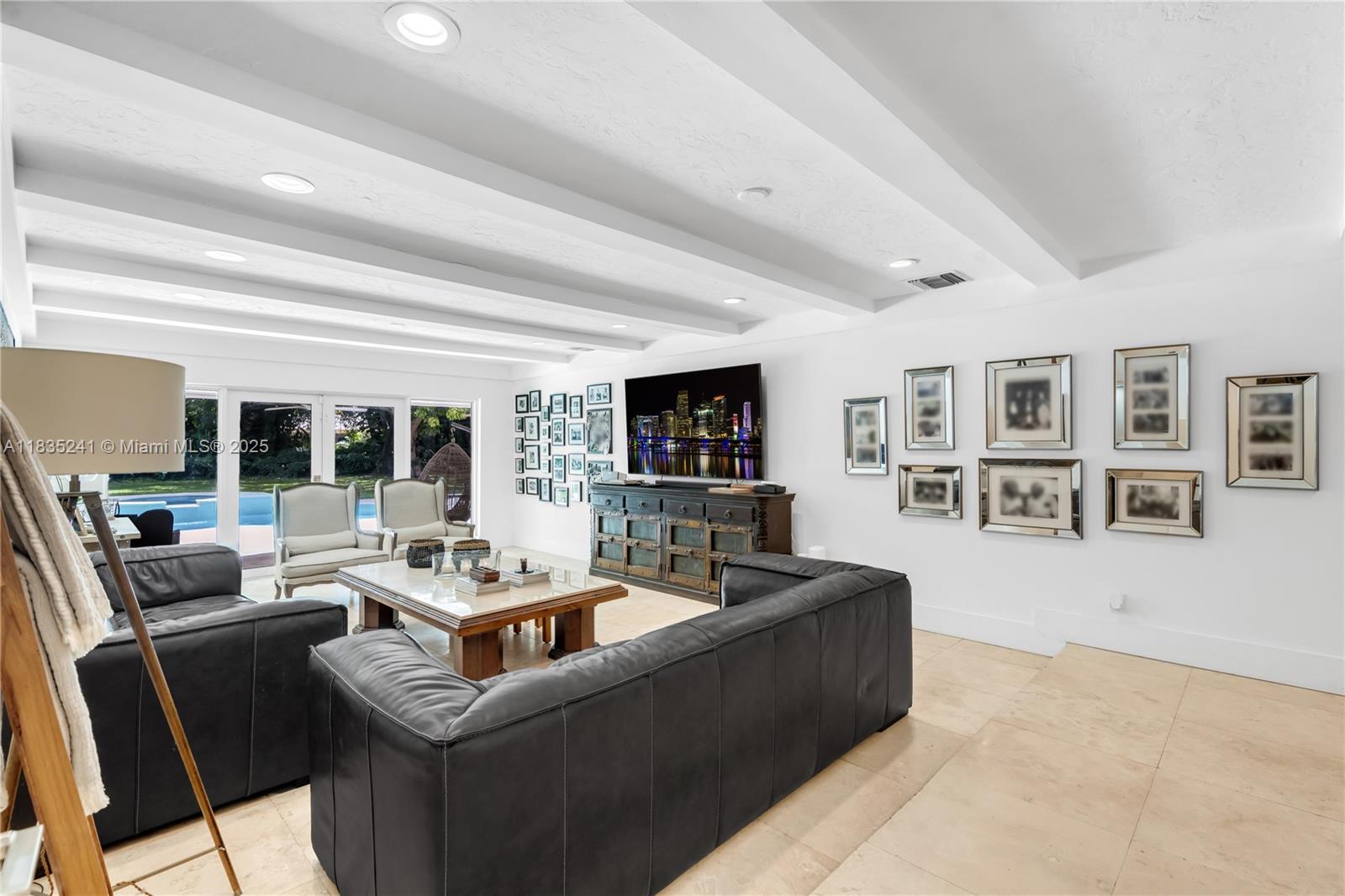 10821 SW 92nd Ave Miami, FL 33176