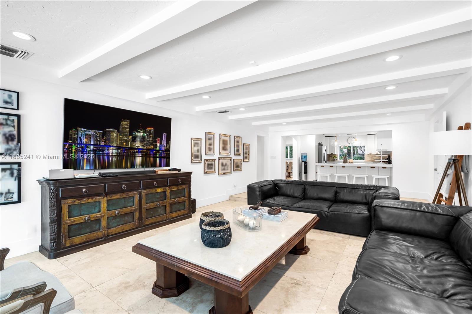 10821 SW 92nd Ave Miami, FL 33176