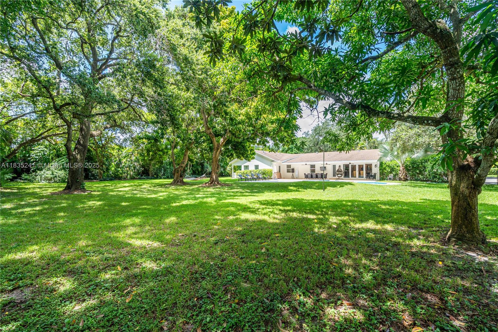 10821 SW 92nd Ave Miami, FL 33176